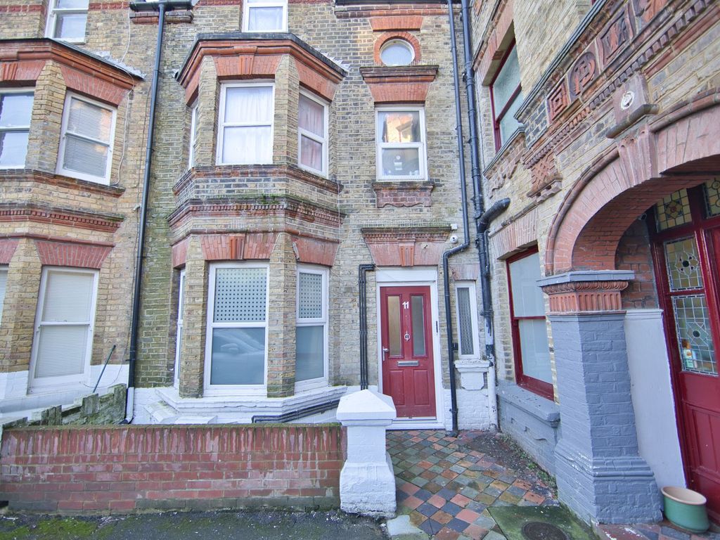 2 bed flat to rent in 11 Ethelbert Gardens, Margate CT9, £900 pcm Zoopla