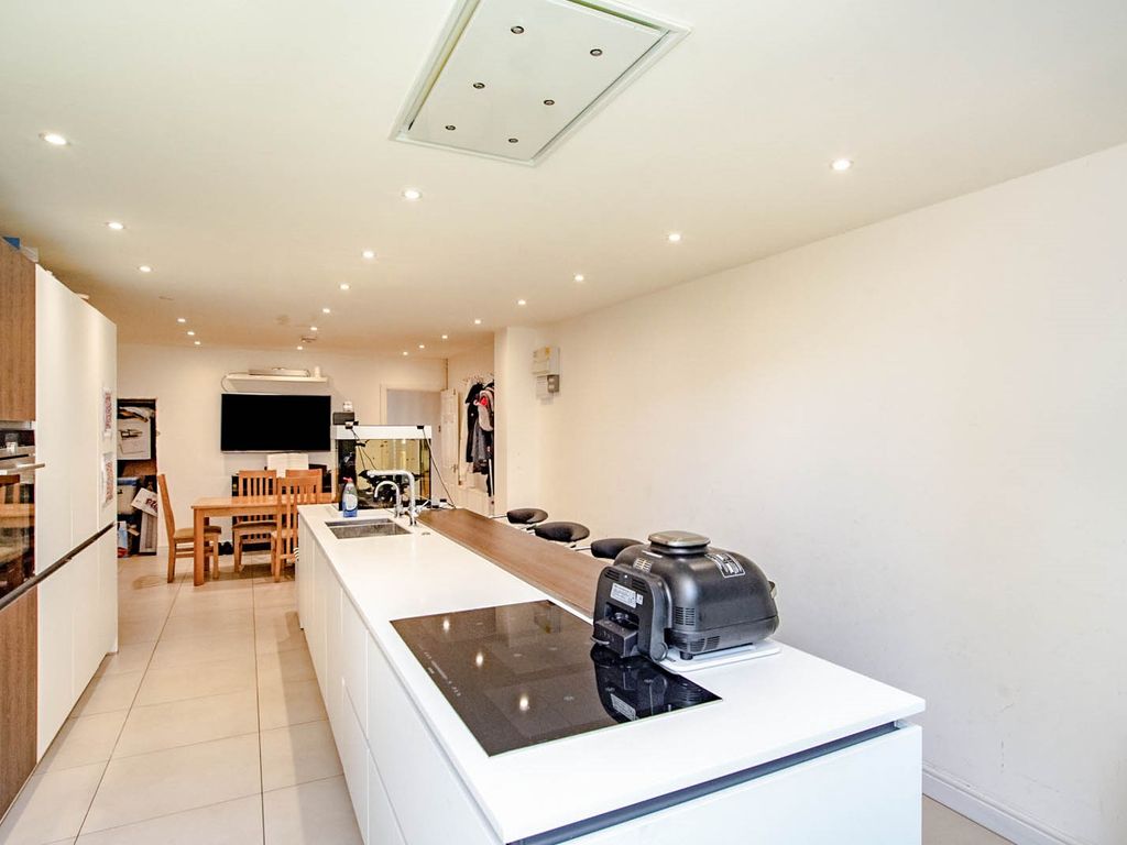 Woodford Road, Watford WD17  