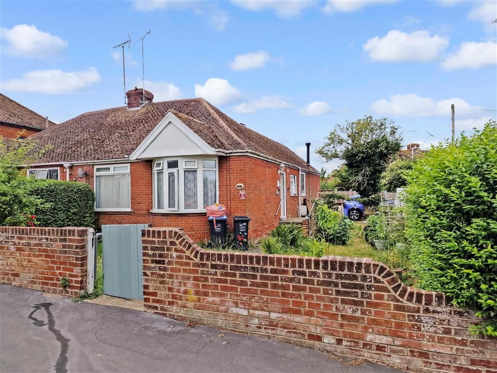 3 bed semidetached bungalow for sale in Nash Court Road, Margate, Kent
