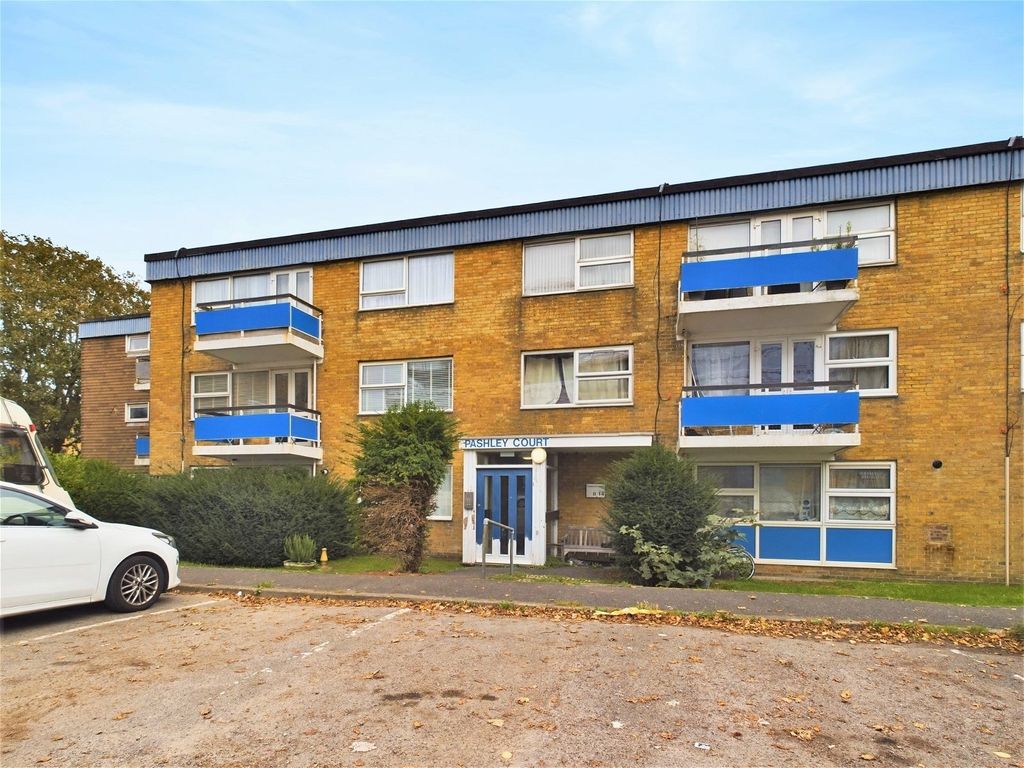 2 bed flat for sale in Surry Street, ShorehamBySea BN43, £215,000