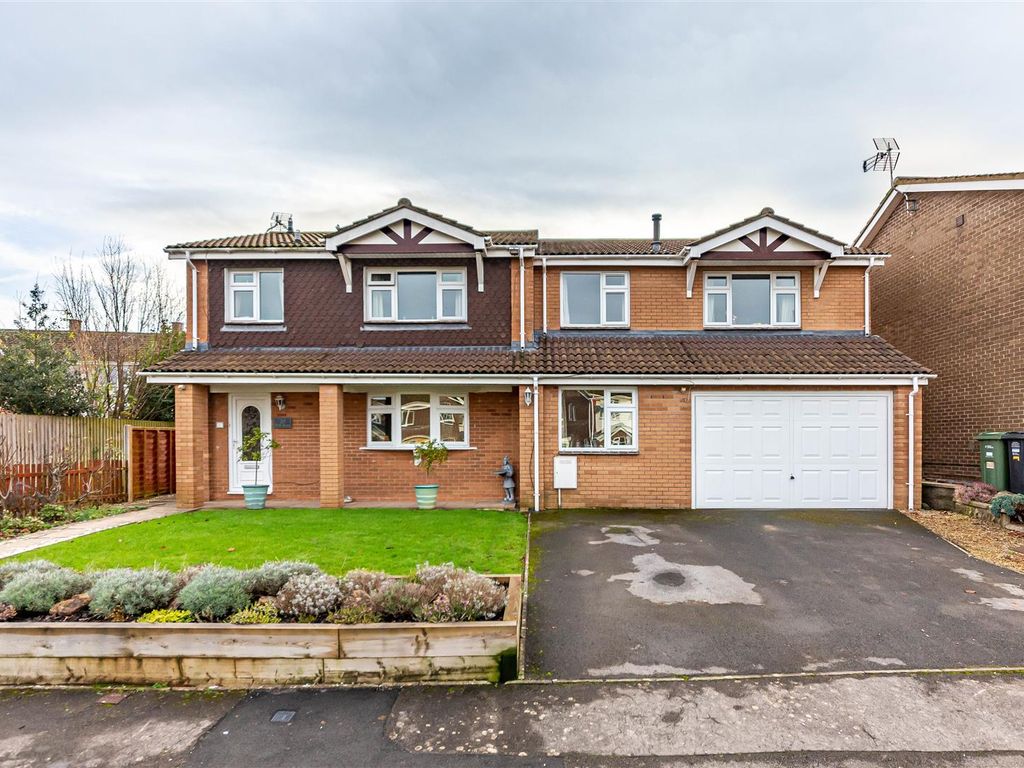 5 bed detached house for sale in Leighwood Drive, Nailsea, Bristol BS48