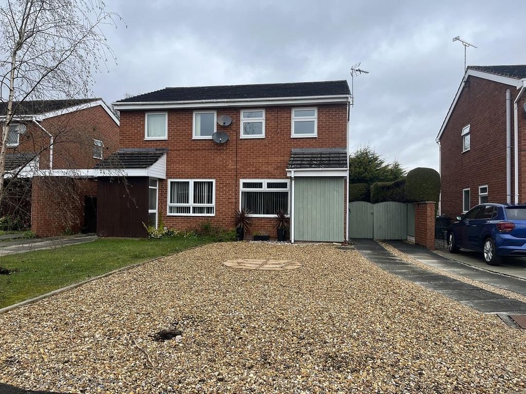 2 bed semidetached house for sale in Heatherdale Close, Gwersyllt