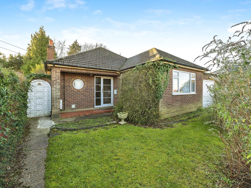 3 bed detached bungalow for sale in High Ridge Road, Hemel Hempstead