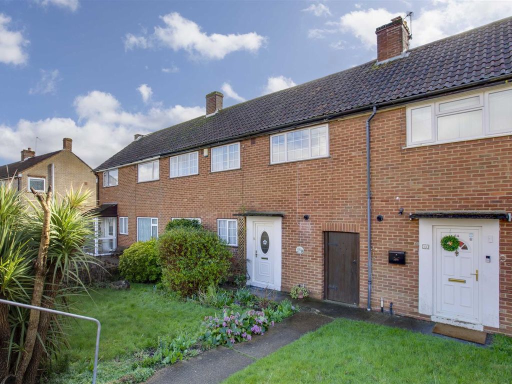 4 bed property for sale in Wingate Avenue, High HP13, £425,000