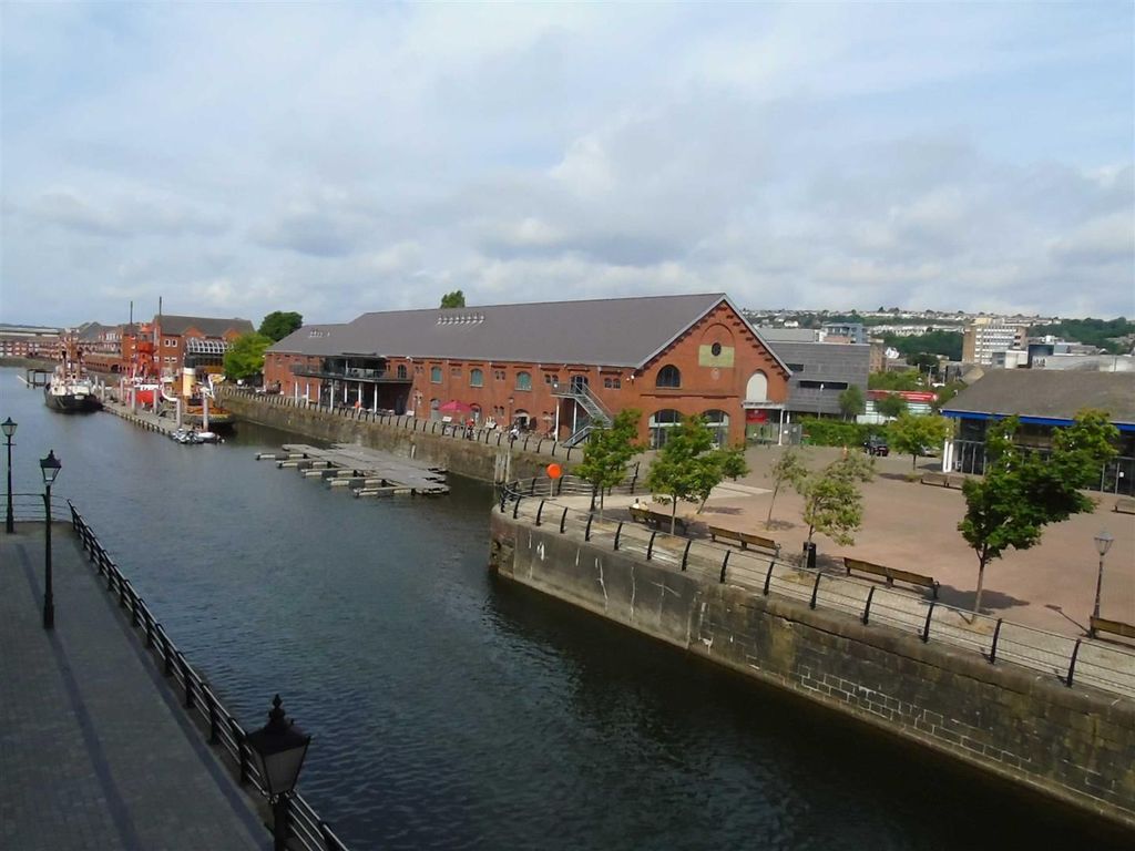 2 bed flat for sale in Quay, Marina, Swansea SA1, £128,000