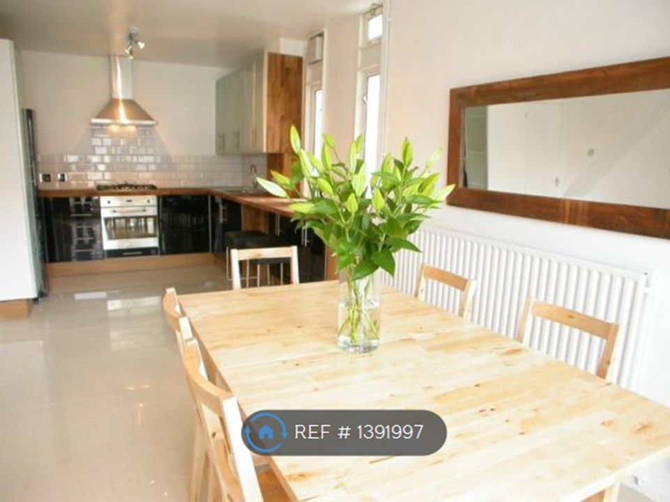 5 bed flat to rent in Clapham Common, London SW4 Zoopla