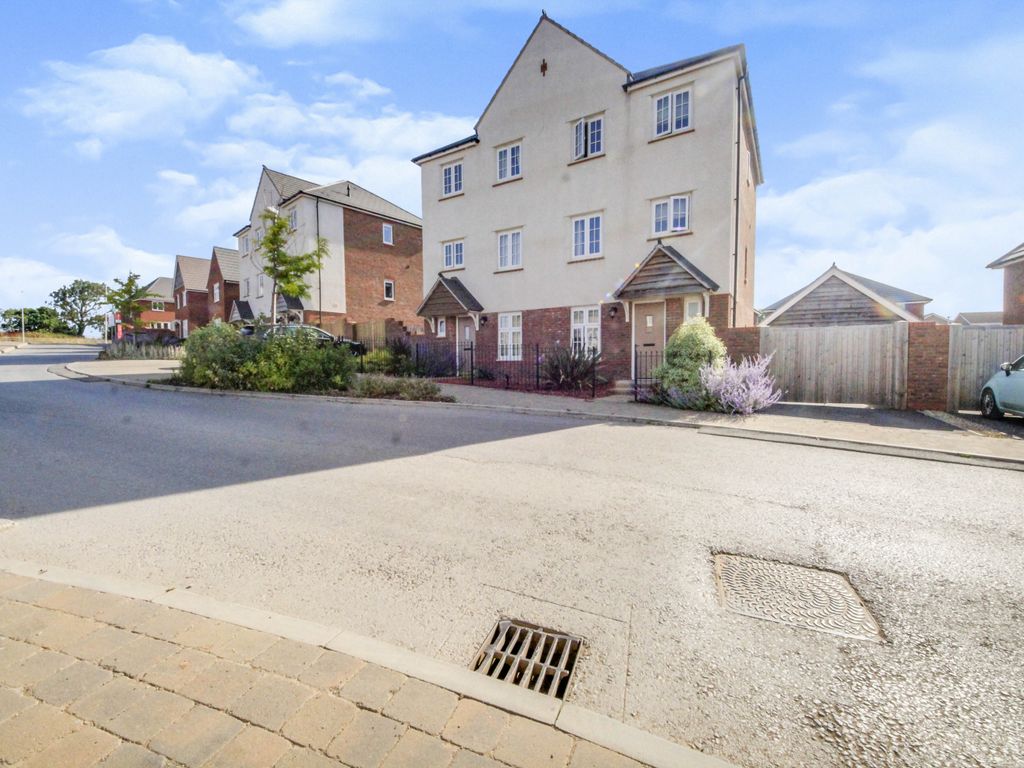 4 bed semidetached house for sale in Pentrebane Drive, Cardiff CF5