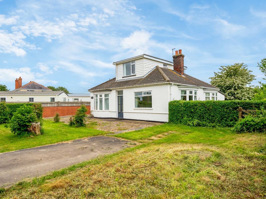 3 bed detached house for sale in Seaholme Road, Mablethorpe