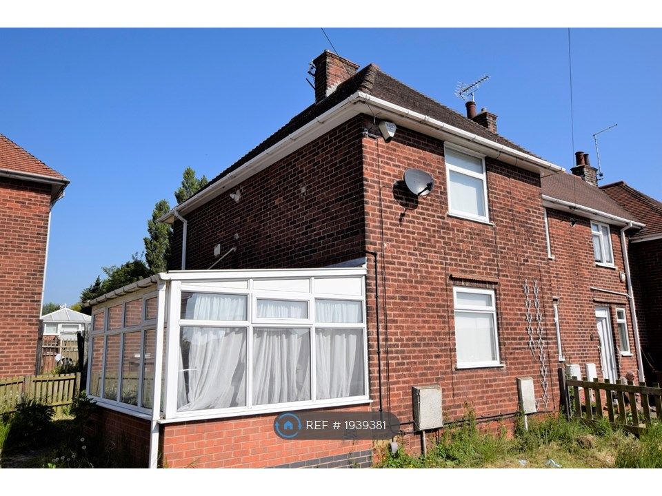 2 bed semidetached house to rent in Stacey Road, Mansfield NG19, £825