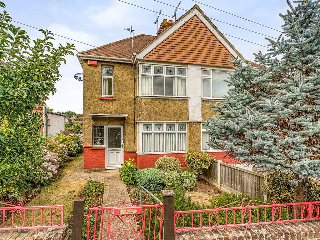 3 bed semidetached house for sale in Pump Lane, Rainham, Gillingham