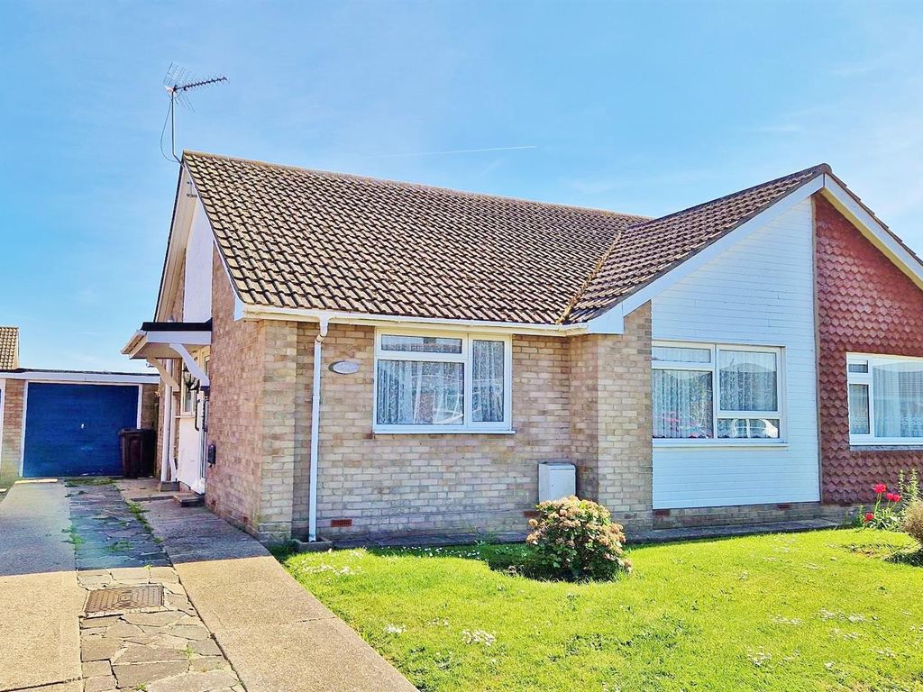 2 bed semidetached bungalow for sale in Garden Road, Walton On The
