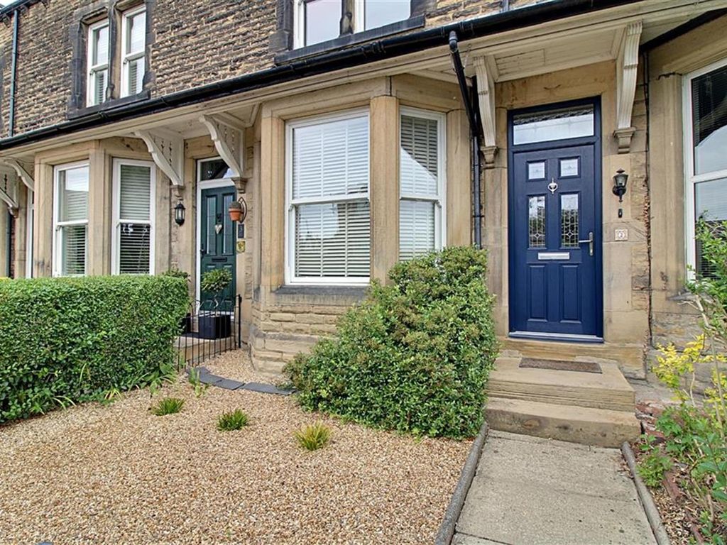 4 bed terraced house to rent in Queens Terrace, Guiseley, Leeds LS20, £