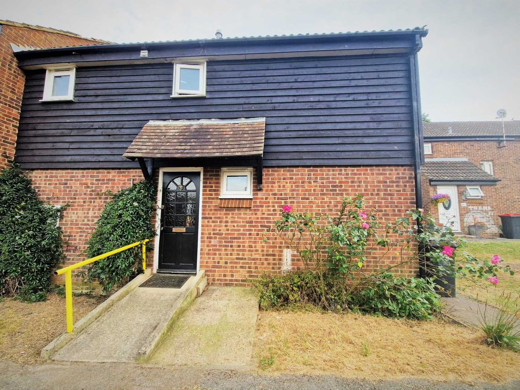 3 bed semidetached house for sale in Forrester Close, Canterbury CT1