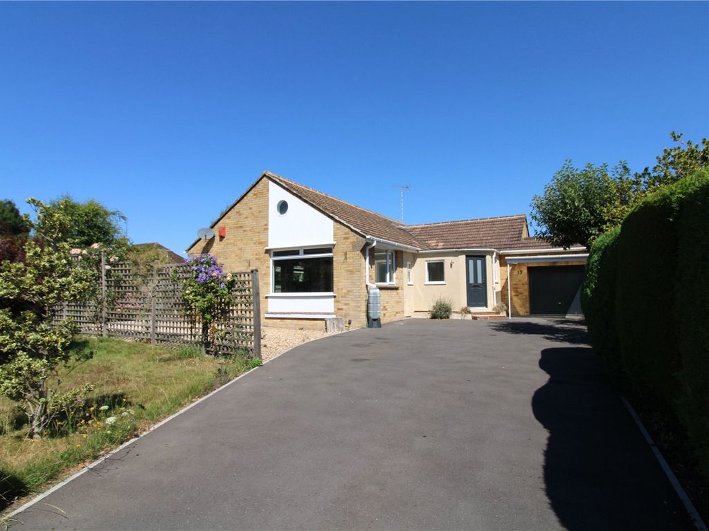 3 bed bungalow for sale in The Beeches, Lydiard Millicent, Swindon SN5