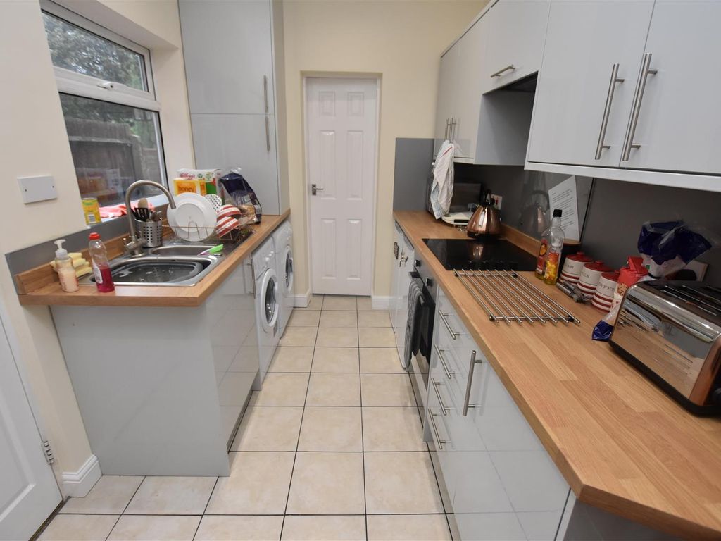 4 bed property to rent in Tiverton Road, Selly Oak, Birmingham B29, £