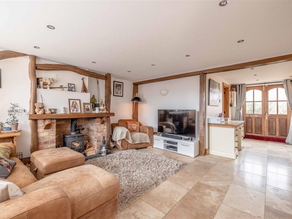 2 bed terraced house for sale in Drift Road, Winkfield, Windsor SL4