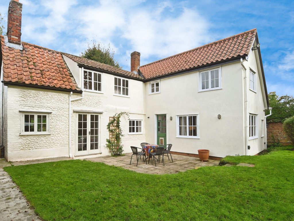 4 bed semidetached house for sale in Blacksmiths Lane, Shudy Camps