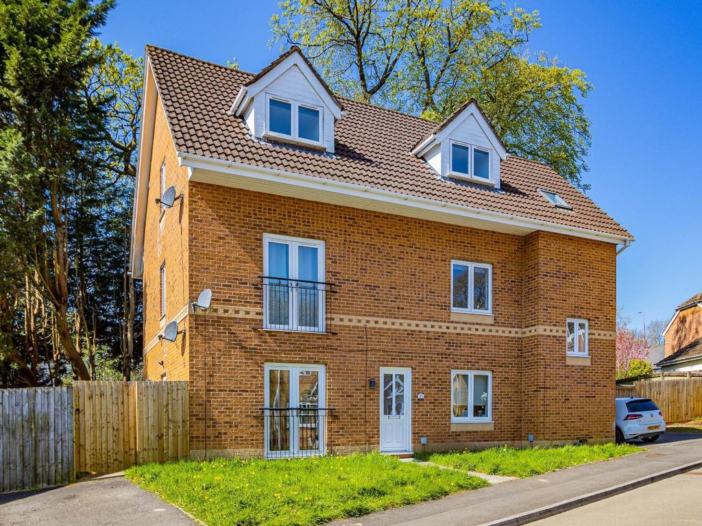 2 bed flat to rent in Woodruff Way, Thornhill, Cardiff CF14, £1,000 pcm