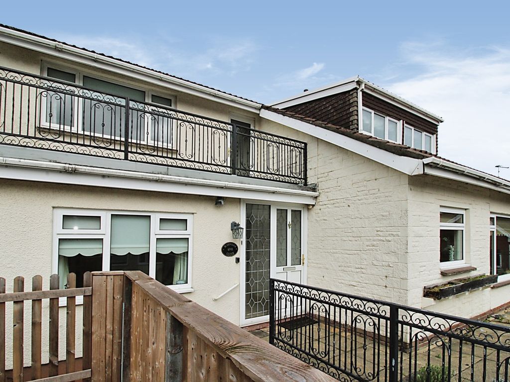 3 bed detached house for sale in Magnolia Close, Porth CF39, £265,000