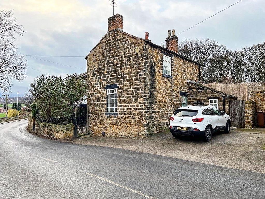 3 bed semidetached house for sale in Beech House Road, Hemingfield