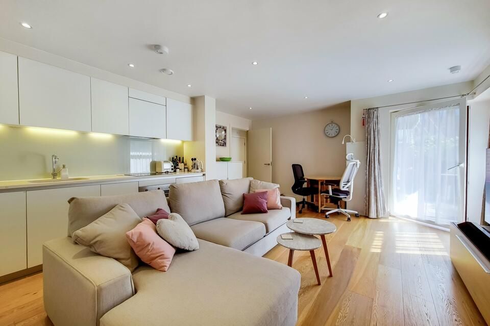 Tiltman Place, Tiltman Place, London N7  