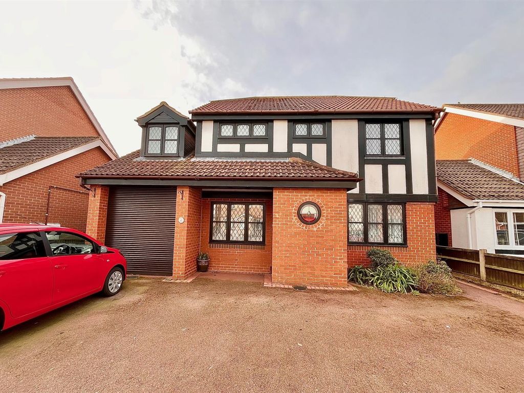 4 bed property for sale in Biscay Gardens, CaisterOnSea, Great
