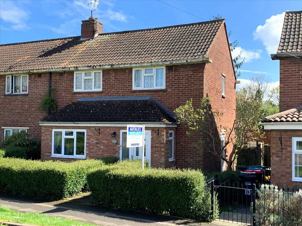 3 bed semidetached house for sale in Southern Way, Wolverton, Milton