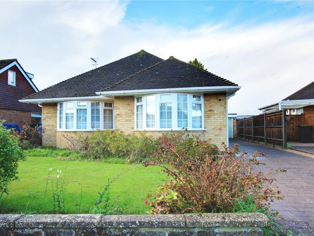 2 bed bungalow for sale in Singleton Crescent, GoringBySea, Worthing