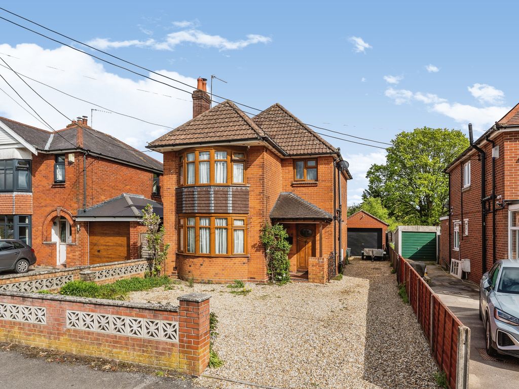 3 bed detached house for sale in Stannington Crescent, Southampton SO40