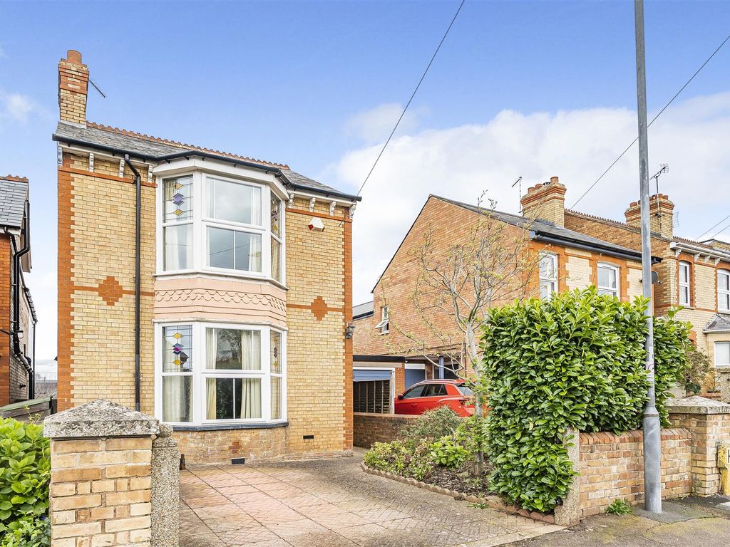 3 bed detached house for sale in Mountway Road, Hull, Taunton