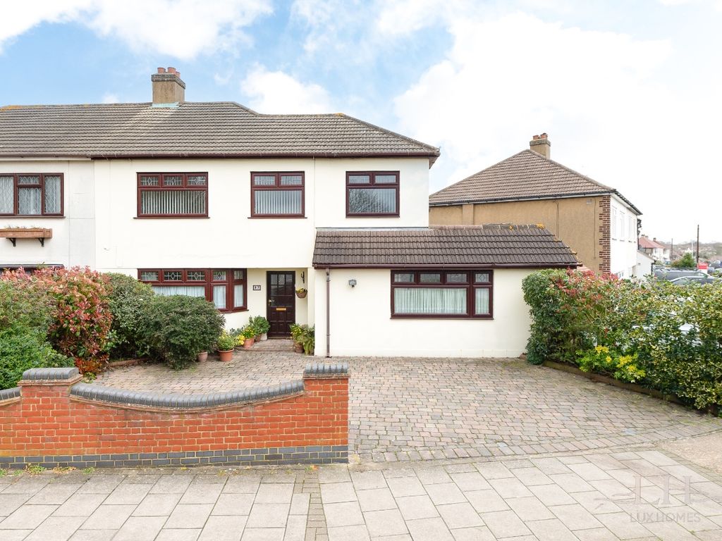 4 bed semidetached house for sale in Newbury Gardens, Upminster RM14