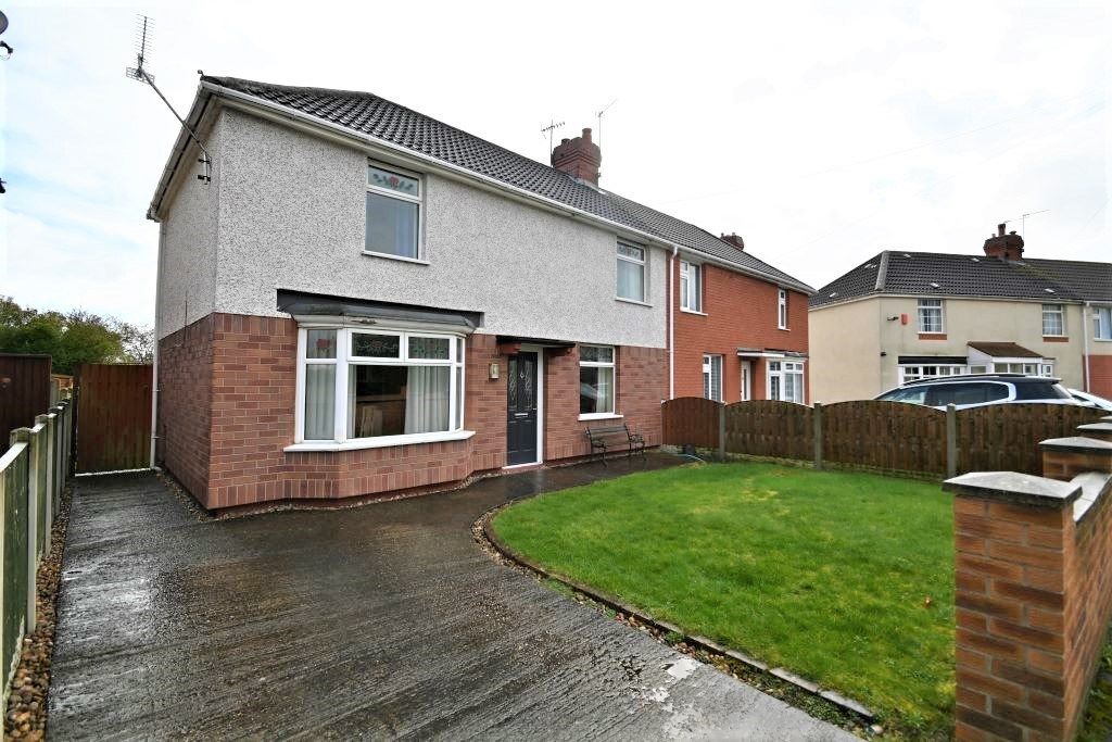 3 bed semidetached house for sale in Elm Crescent, Bentley, Doncaster
