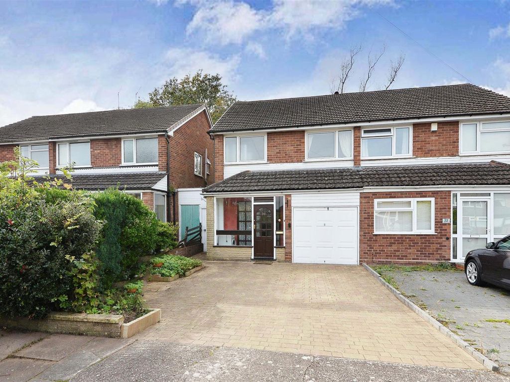 3 bed semidetached house for sale in Tudor Close, Kings Heath