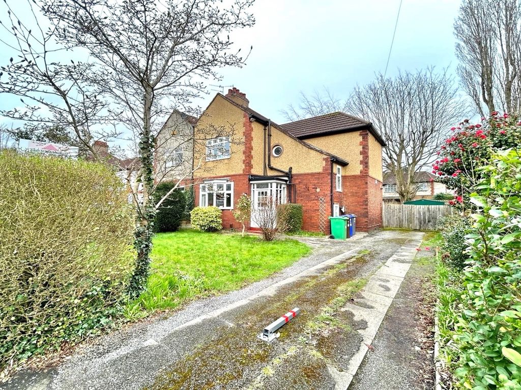 3 bed semidetached house for sale in Parrs Wood Road, Didsbury