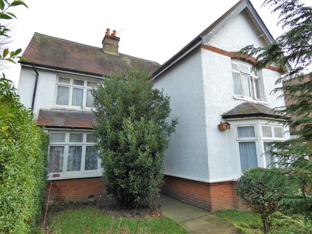 4 bed detached house for sale in The Avenue, Gravesend DA11 Zoopla