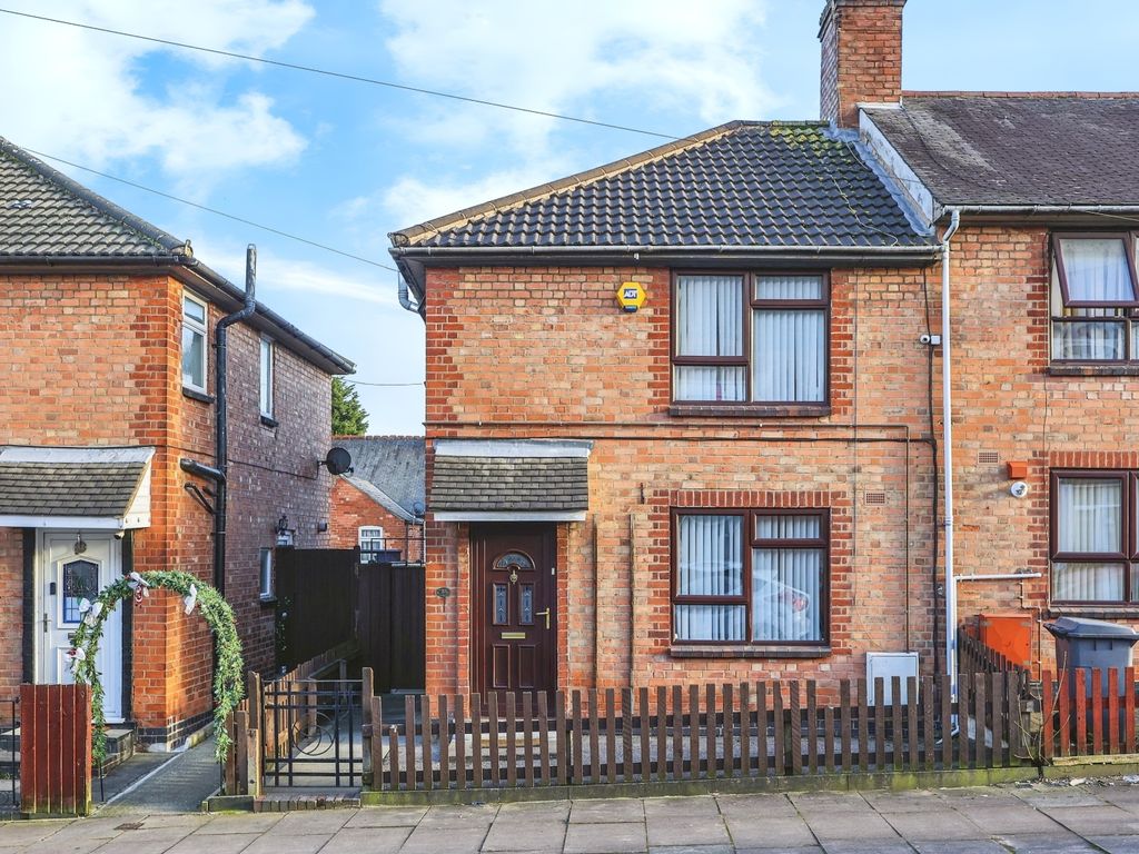 3 bed end terrace house for sale in Alma Street, Leicester