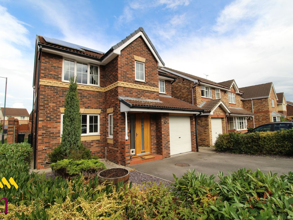 4 bed detached house for sale in Fewston Way, Lakeside, Doncaster DN4