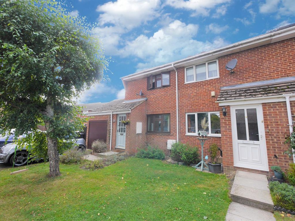 2 bed semidetached house to rent in Grays Close, Chalgrove, Oxford