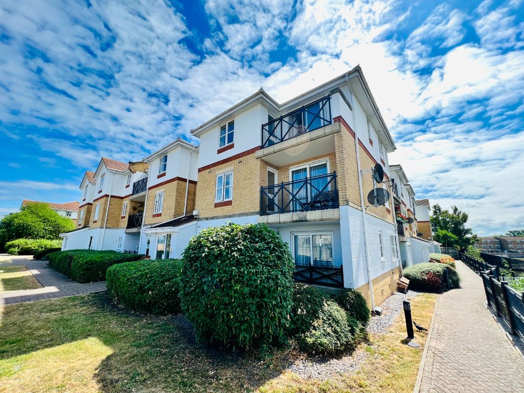 2 bed flat for sale in Anson Place, West Thamesmead, London SE28 Zoopla