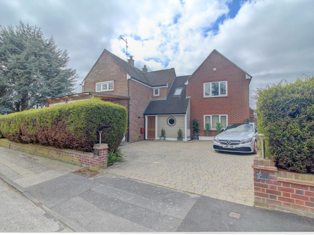5 bed detached house for sale in Dalrymple Close, Chelmsford CM1 Zoopla