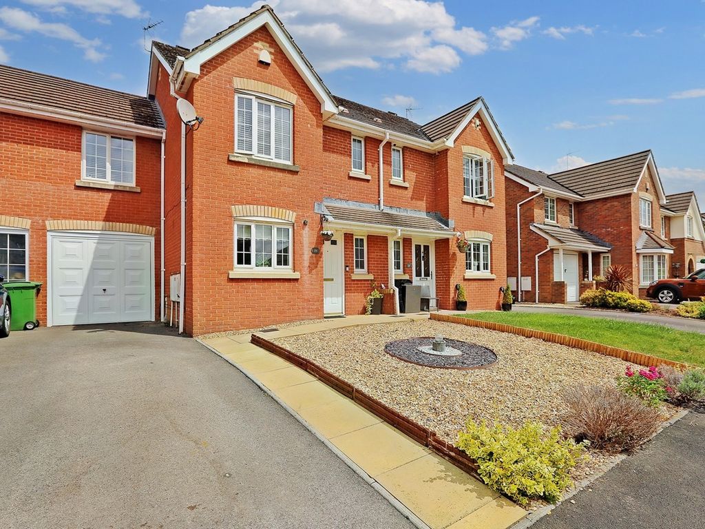 4 bed semidetached house for sale in Woodland View, Church Village