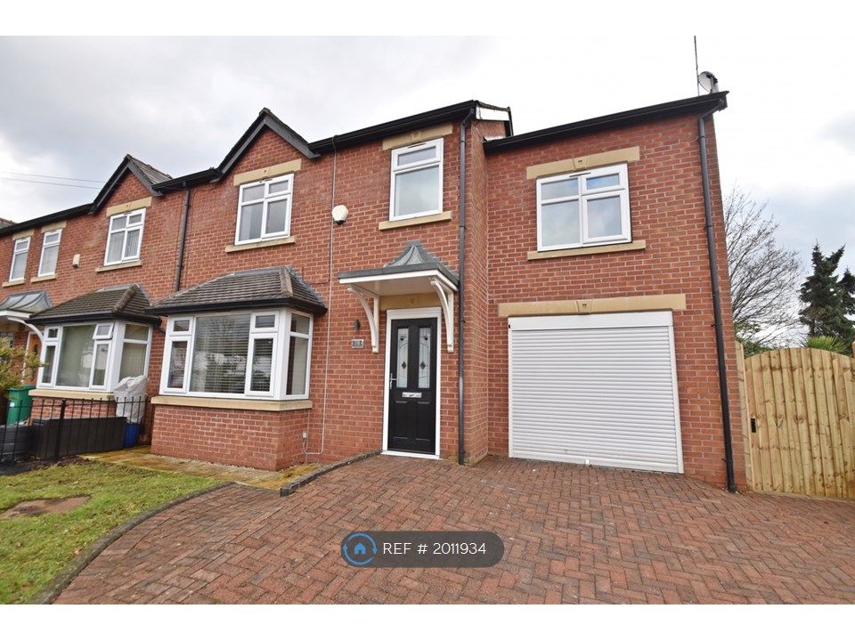 4 bed semidetached house to rent in Catterick Road, Didsbury M20, £