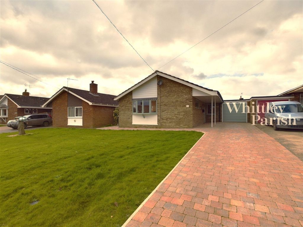 4 bed bungalow for sale in Station Road, Pulham St. Mary, Diss IP21, £