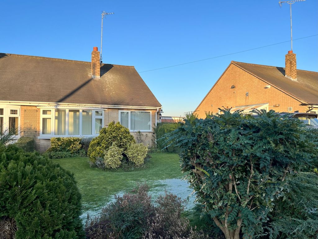 2 bed detached bungalow to rent in Eagle Crescent, Eccleshall ST21, £