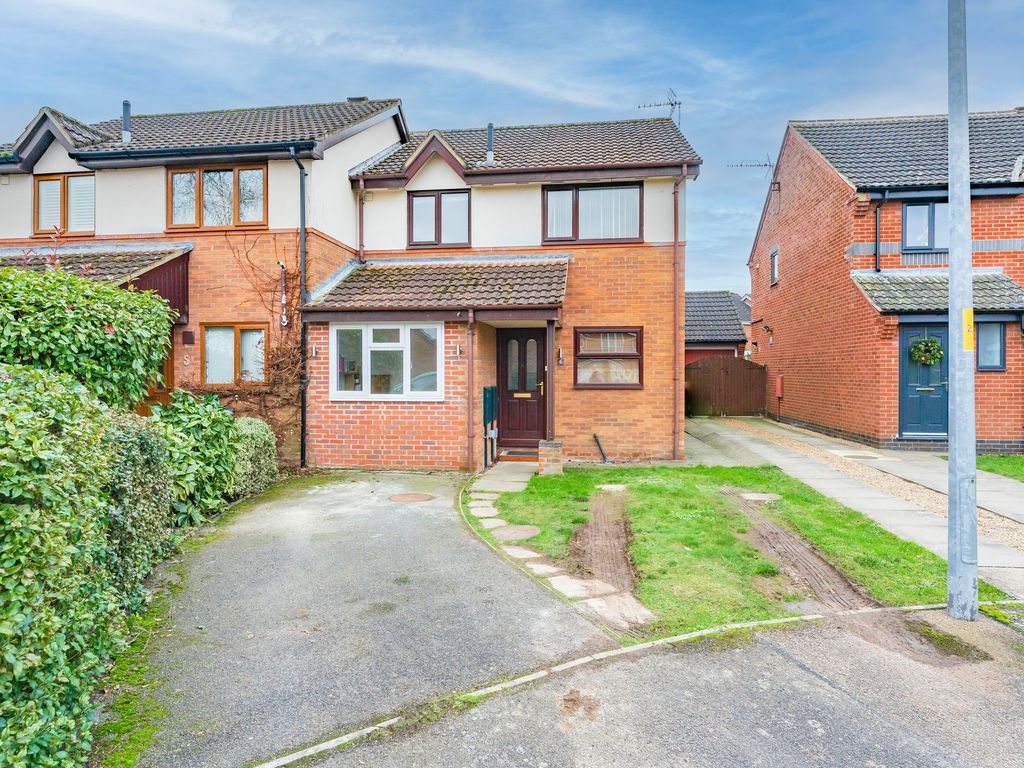 3 bed semidetached house for sale in Osier Close, Scarning NR19, £