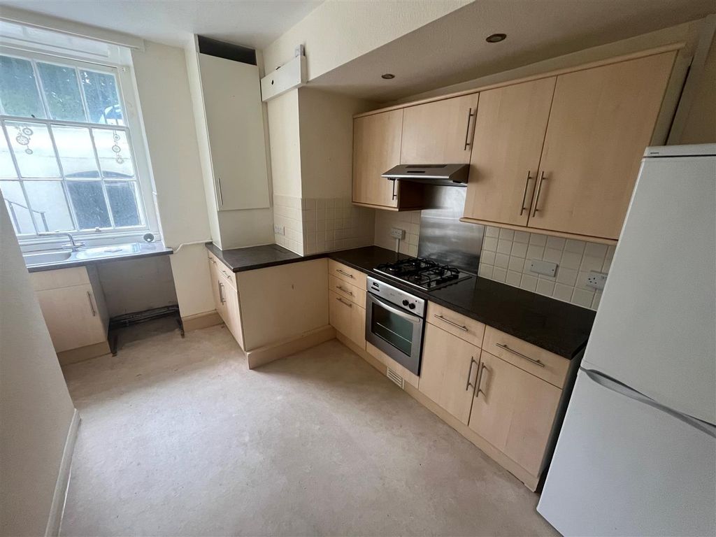 1 bed flat to rent in Sussex Square, Brighton BN2, £1,200 pcm Zoopla