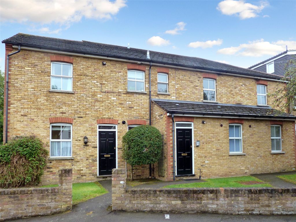 2 bed flat to rent in Clifton House, Middle Hill, Egham, Surrey TW20