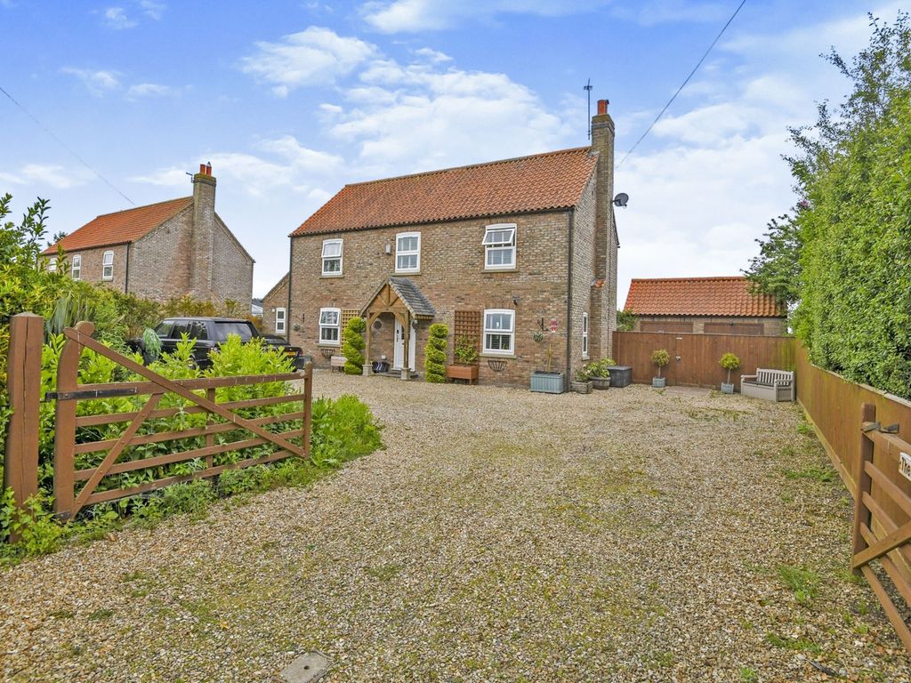 4 bed detached house for sale in Main Road, Maltby Le Marsh, Alford