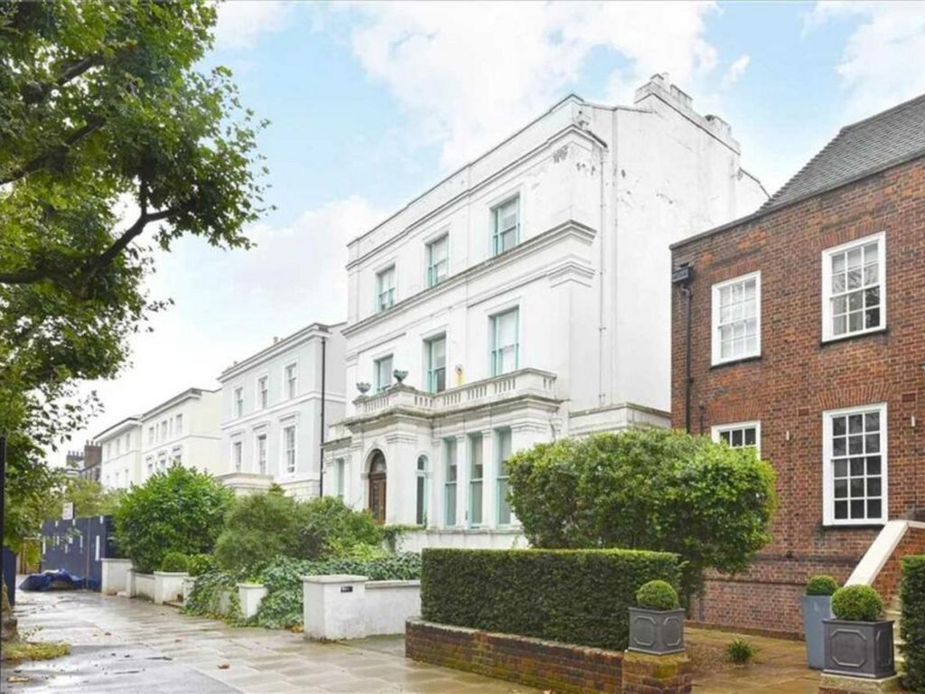 4 bed flat to rent in Hamilton Terrace, St John's Wood NW8, £4,983 pcm