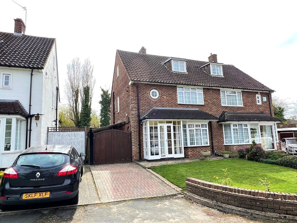3 bed semidetached house for sale in Alington Grove, Wallington SM6